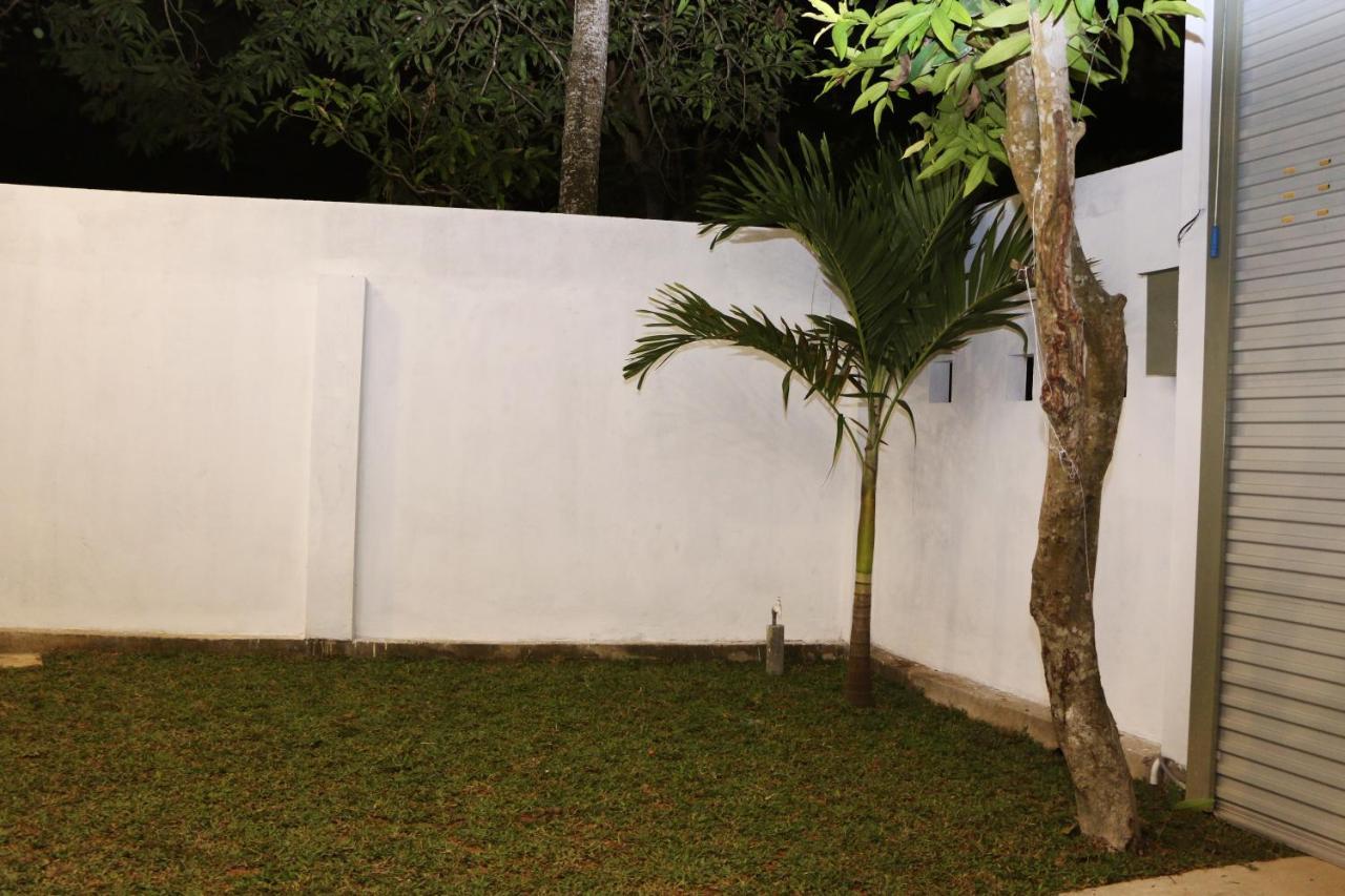 Ashford Beach Matara Bagian luar foto